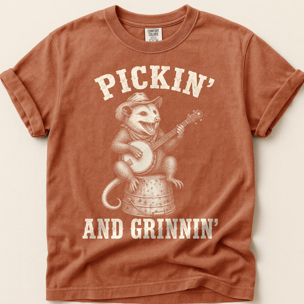 Pickin And Grinnin Possum T-Shirt on Yam